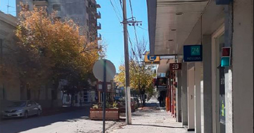 Todos pelean por la sombra en la ciudad pero nadie planta aacuterboles