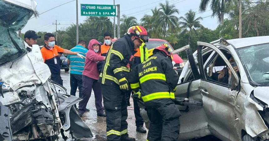 Cinco argentinos murieron en un traacutegico accidente en Meacutexico