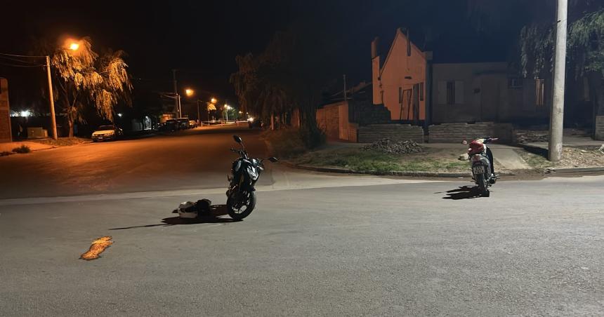 Un nene y un joven heridos tras un choque de motos