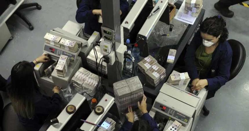 Insoacutelito- tanto criticar a la emisioacuten monetaria y la Argentina se puede quedar sin billetes