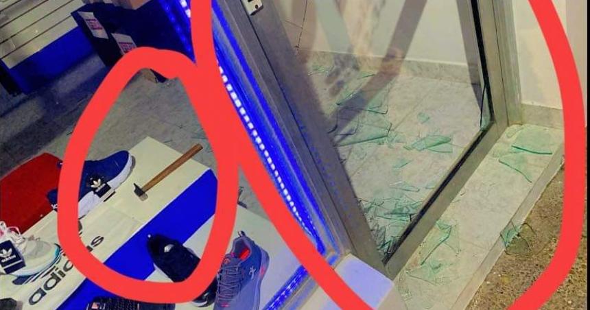 Dos menores rompieron un vidrio y robaron en un comercio en General Pico