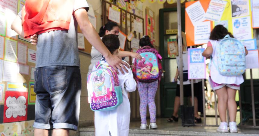 Con paro docente empiezan las clases en 8 provincias