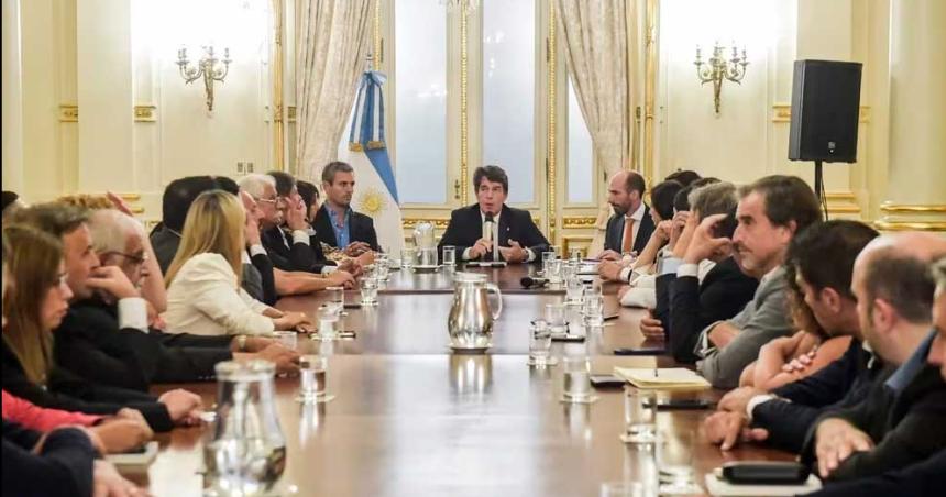 Posse anticipoacute a legisladores de LLA que buscaraacuten retomar el capiacutetulo fiscal de la Ley Oacutemnibus