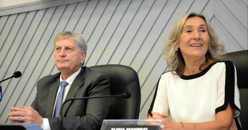 El aporte solidario que planea Ziliotto alcanzariacutea a unos mil empleados y funcionarios