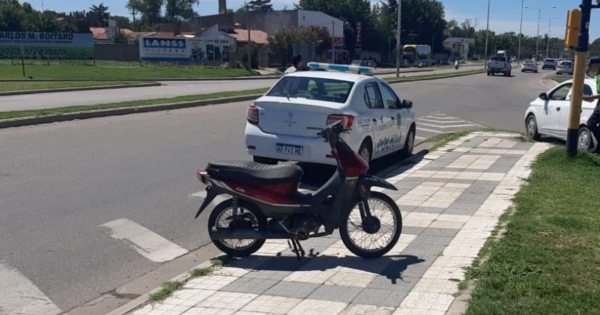 Un motociclista lesionado tras protagonizar un siniestro vial