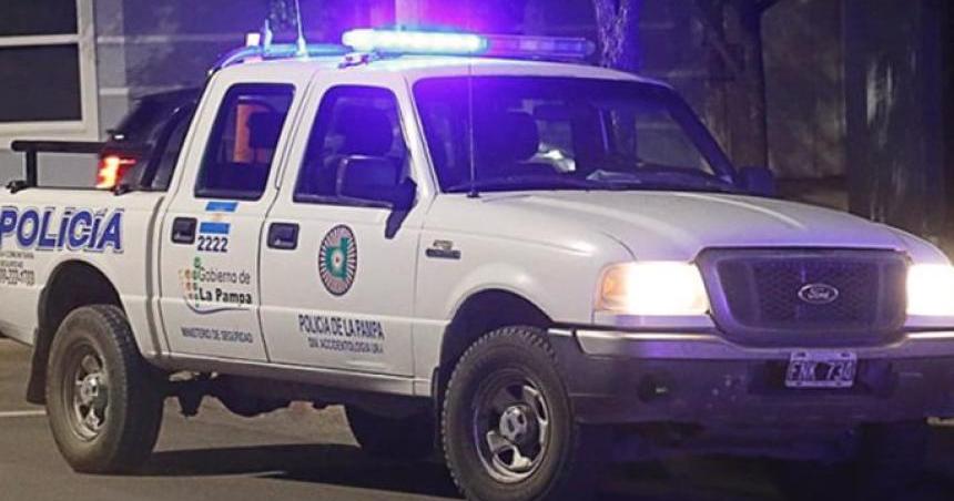 Un policiacutea santarrosentildeo sufrioacute una fractura de tibia y peroneacute