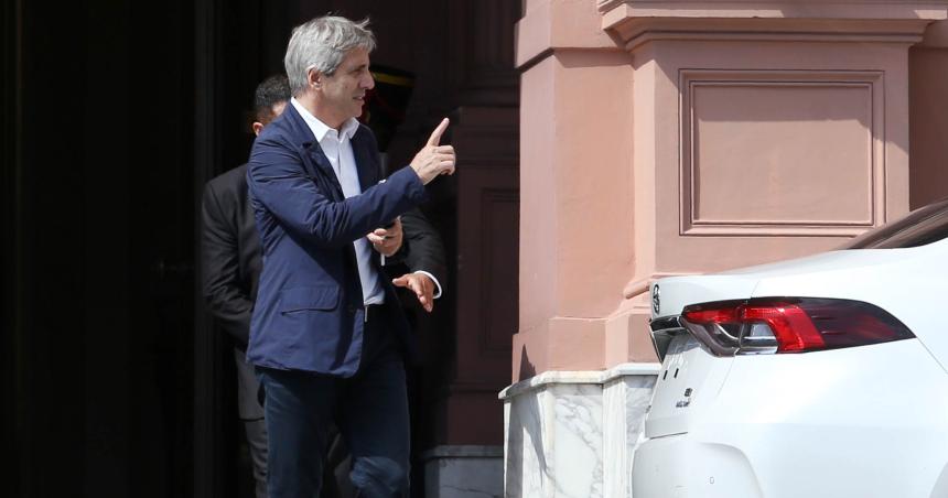 Milei designoacute a Caputo como guardiaacuten de todos los fondos fiduciarios