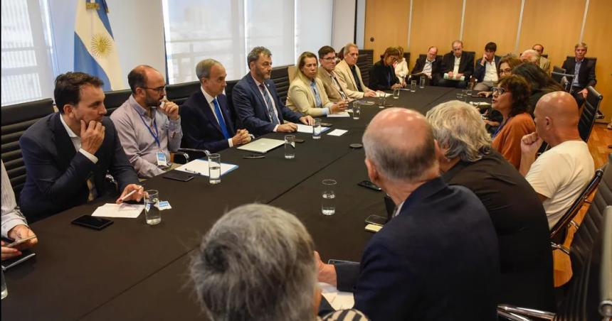 Paritaria docente- no hubo acuerdo tras la nueva propuesta de un piso salarial de 310000 pesos