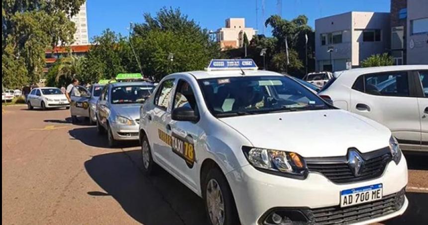 Por la caiacuteda en los viajes despiden a choferes de taxis y se cayeron licencias