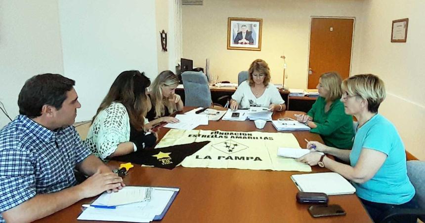 Educacioacuten recibioacute a integrantes de Estrellas Amarillas