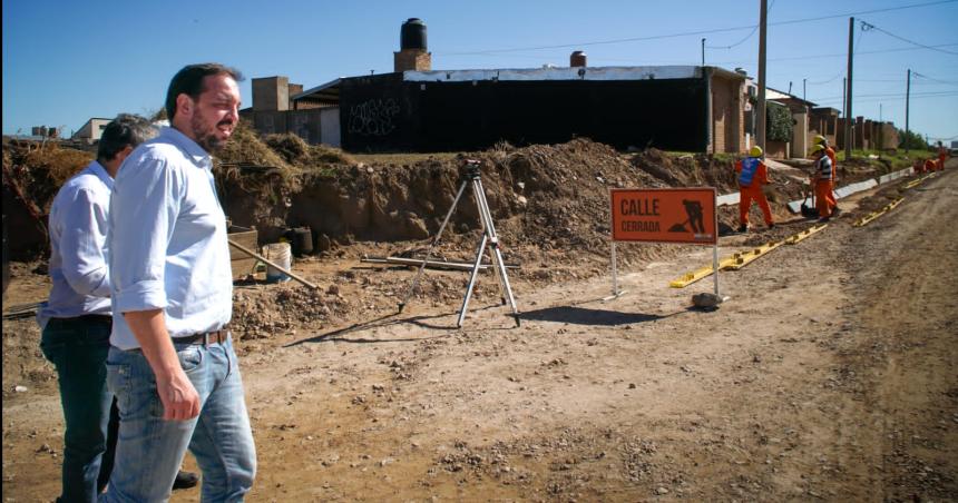 Di Naacutepoli destacoacute que asfaltaron 35 cuadras en febrero