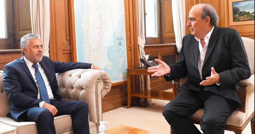 El Gobierno le enviaraacute a la oposicioacuten un borrador con la nueva versioacuten de la Ley Oacutemnibus