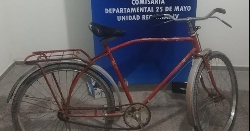 Recuperan una bicicleta robada en 25 de mayo- hay un detenido