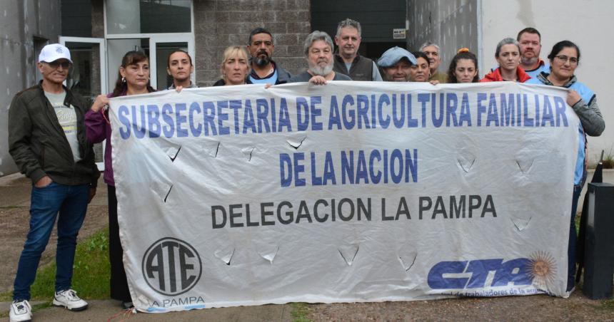 En La Pampa echan a 15 trabajadores de Agricultura Familiar