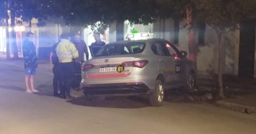 Taxista perdioacute el conocimiento y chocoacute- teniacutea varias horas de trabajo encima