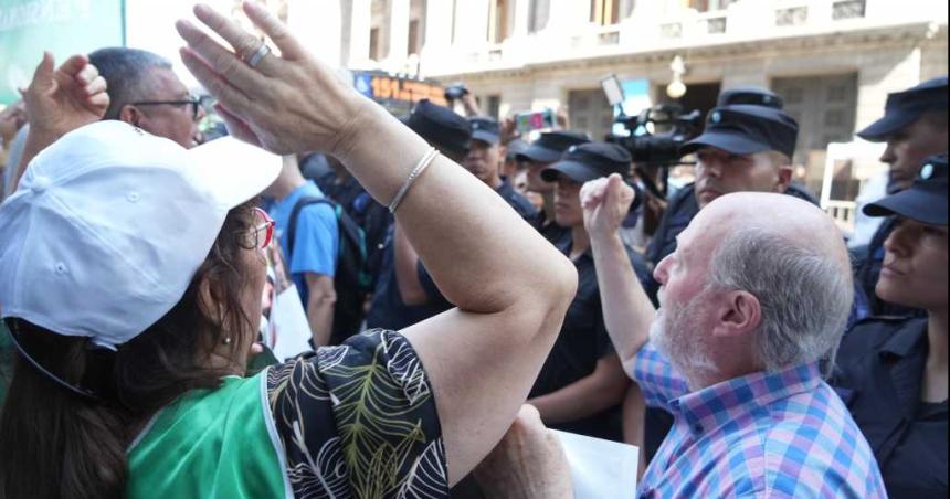 La suba por decreto a jubilados seraacute del 125-en-porciento-- el comunicado del Gobierno