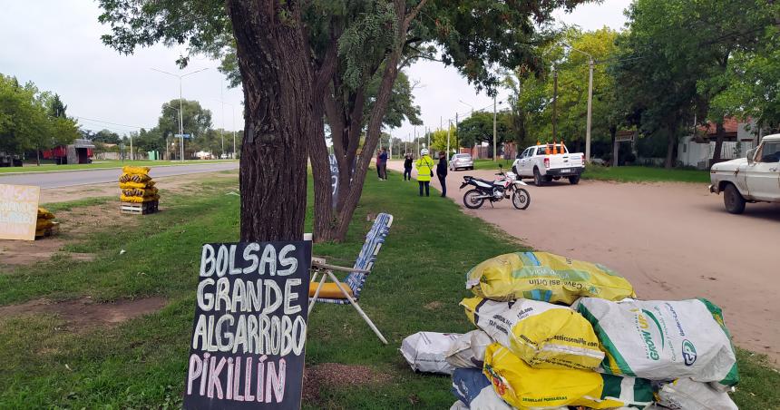 La Municipalidad de Santa Rosa hostiga a vendedores sobre la Avenida Peroacuten