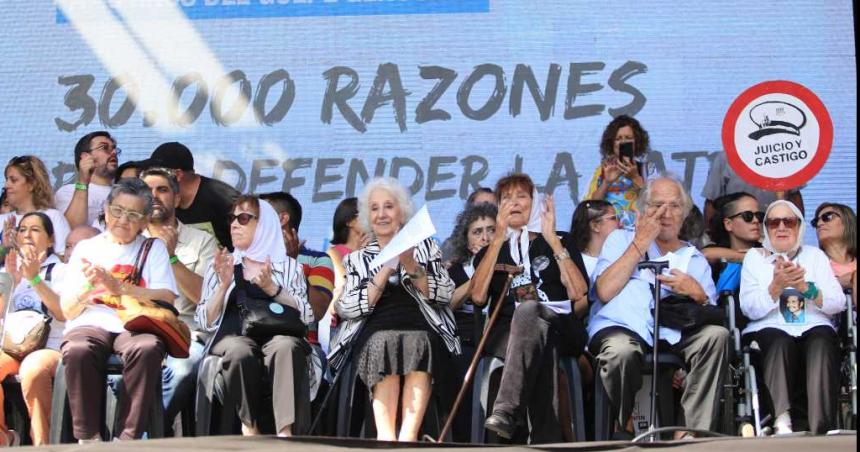 Diacutea de la Memoria- Madres y Abuelas de Plaza de Mayo apuntaron fuertemente contra el Gobierno