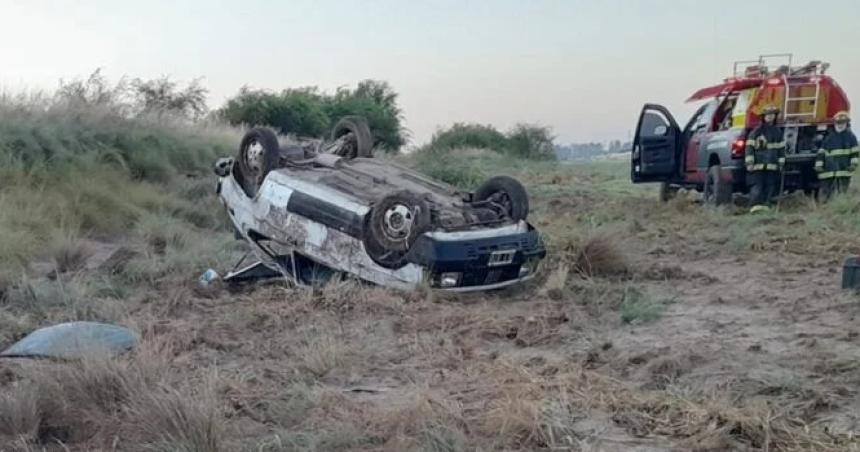 Se durmioacute al volante y volcoacute en la Ruta Provincial 9 entre Luiggi y Parera