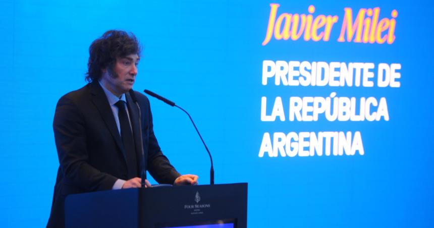 Milei confirmoacute que el Gobierno daraacute de baja 70 mil contratos de empleados puacuteblicos
