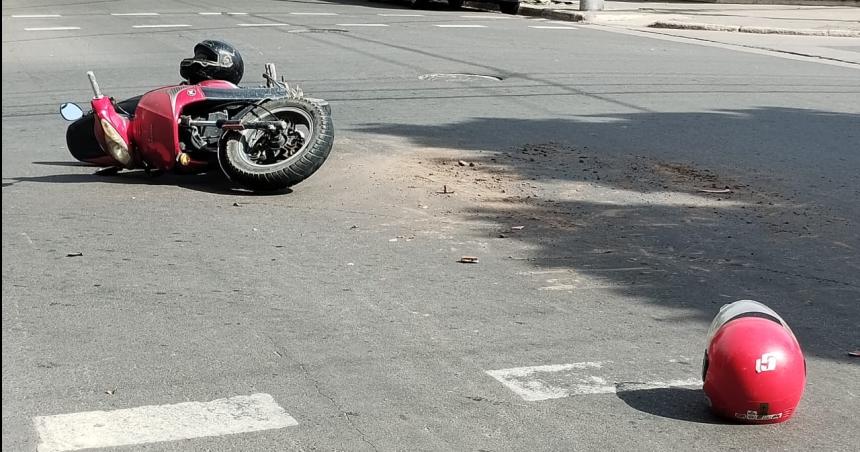 Una motociclista herida en un fuerte choque en pleno centro