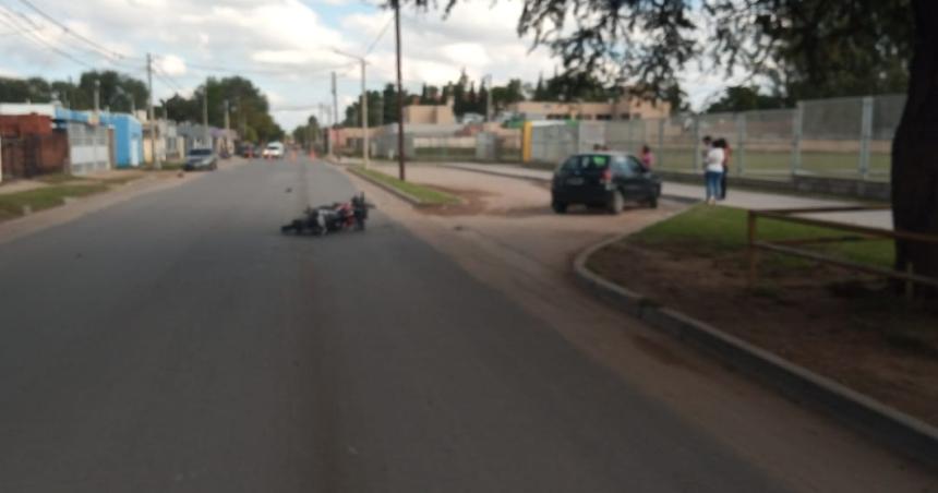 Murioacute el motociclista que habiacutea chocado frente al Hospital Reneacute Favaloro