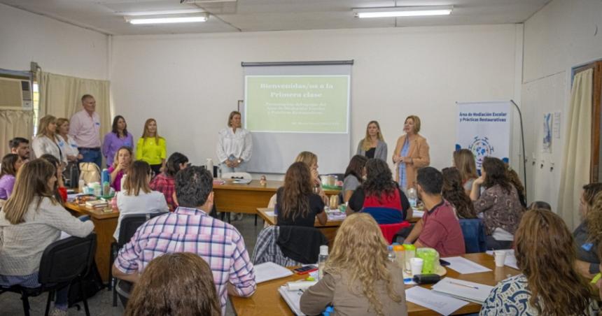 Cumbre para buscar una educacioacuten libre de violencias