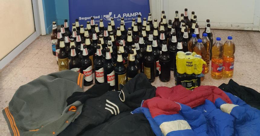 Robaron cinco cajones de cerveza quedaron filmados y los atraparon