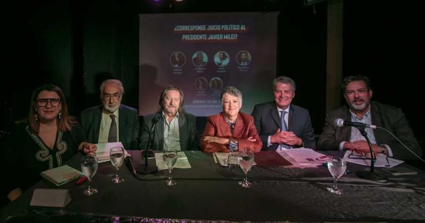 Soberanxs dirigentes sociales y juristas afirman que Milei estaacute para juicio poliacutetico