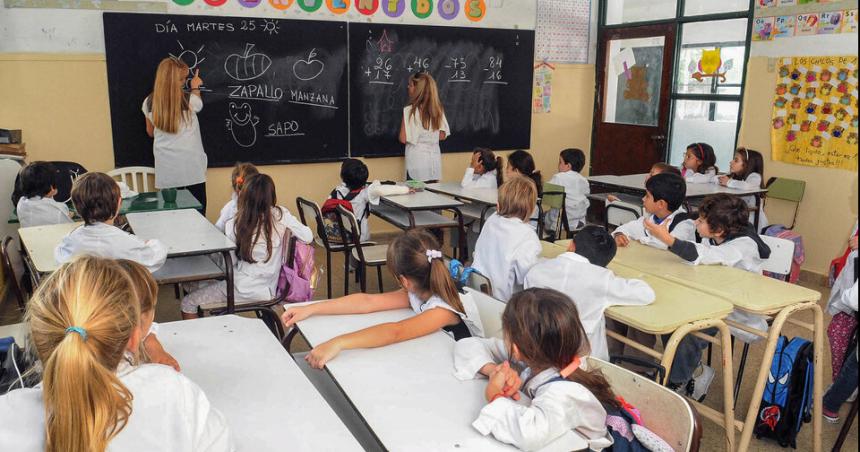 El gobierno anuncioacute que abriraacute un 0-800 para denunciar a docentes