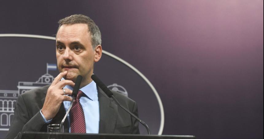 Ascienden al hermano de Adorni y ahora cobraraacute 4 millones