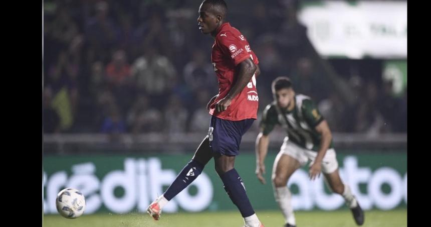 Independiente le ganoacute a Banfield y volvioacute a la zona de clasificacioacuten