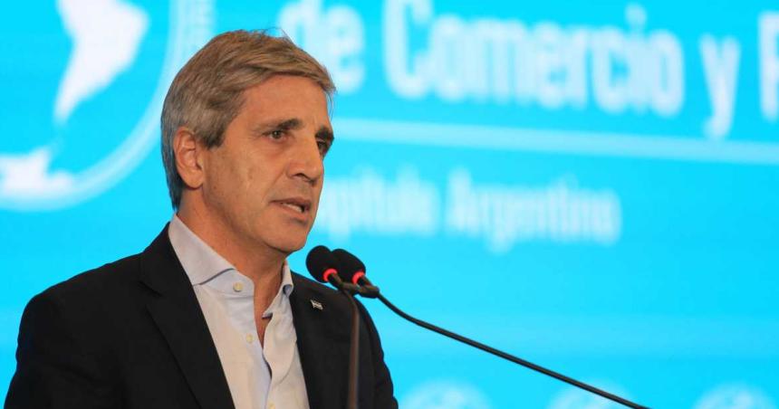 Caputo otra vez apuntoacute a las prepagas- le declaran la guerra a la clase media