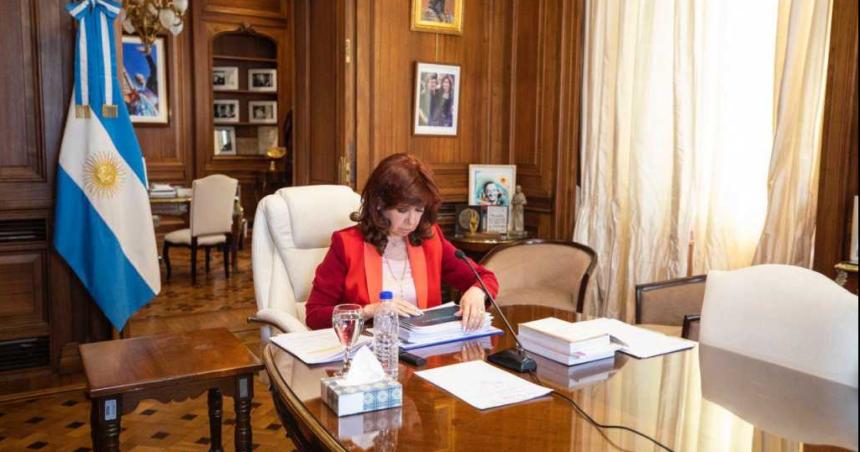 Causa Vialidad- nuevo reveacutes para Cristina Kirchner contra el tribunal que revisa su condena