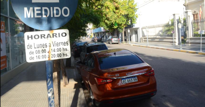 Recuerdan el aacuterea de estacionamiento medido en el centro de Santa Rosa