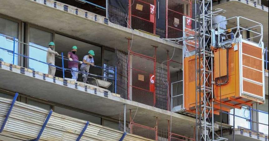 Brutal derrumbe de la industria y la construccioacuten en medio de la recesioacuten maacutes fuerte desde 2002