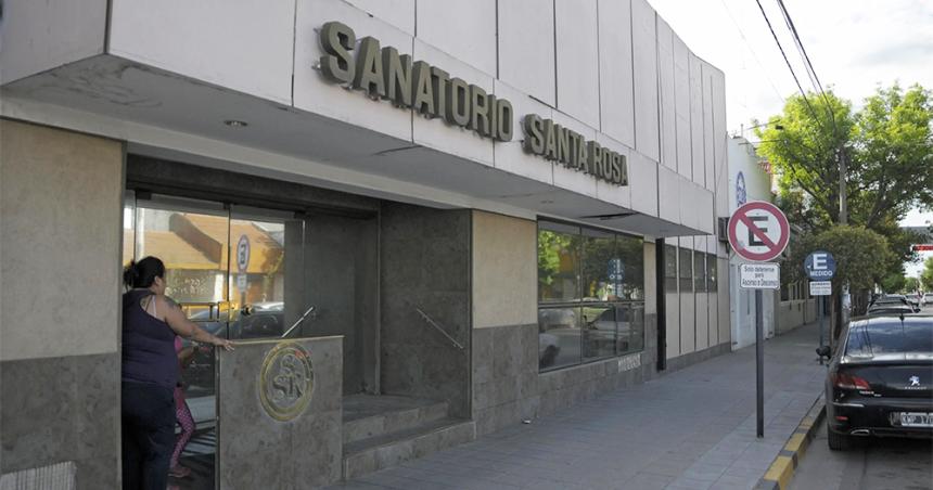 Denuncian que el Sanatorio Santa Rosa no pagoacute los sueldos