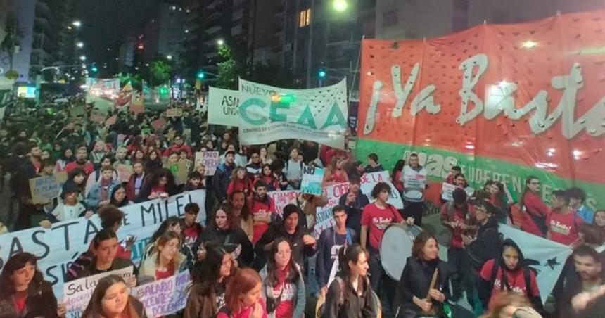 Cacerolazo Educativo en contra del vaciamiento de las universidades