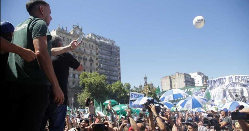 El Gobierno salioacute al cruce de la CGT- Sindicalistas con siacutendrome de abstinencia