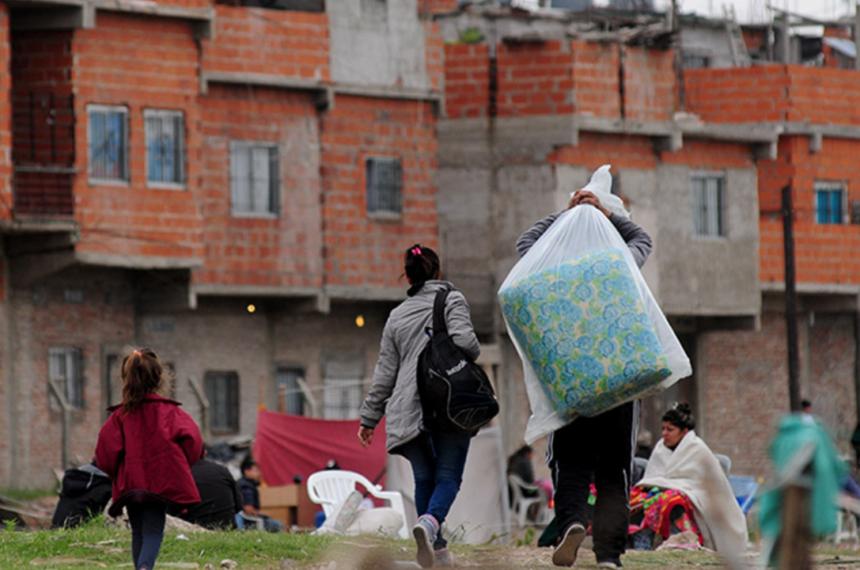 La Argentina sumoacute 32 millones de nuevos pobres en el primer trimestre del antildeo