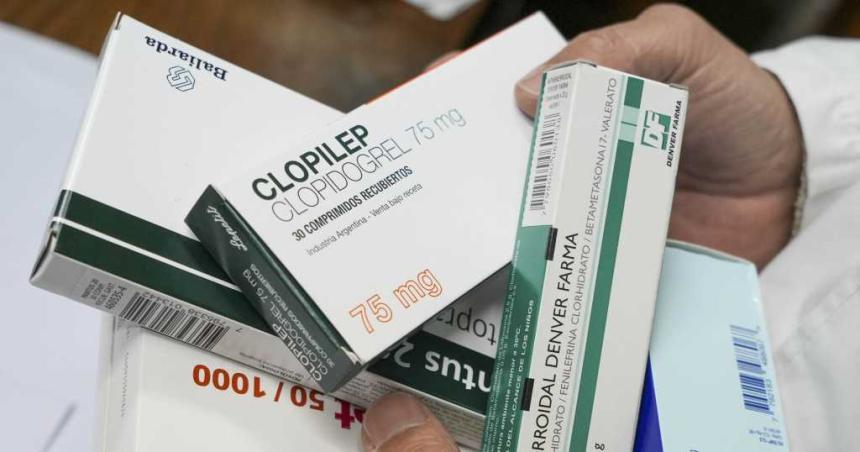 Bioquiacutemicos y farmaceacuteuticos se oponen al pase a venta libre de 22 medicamentos