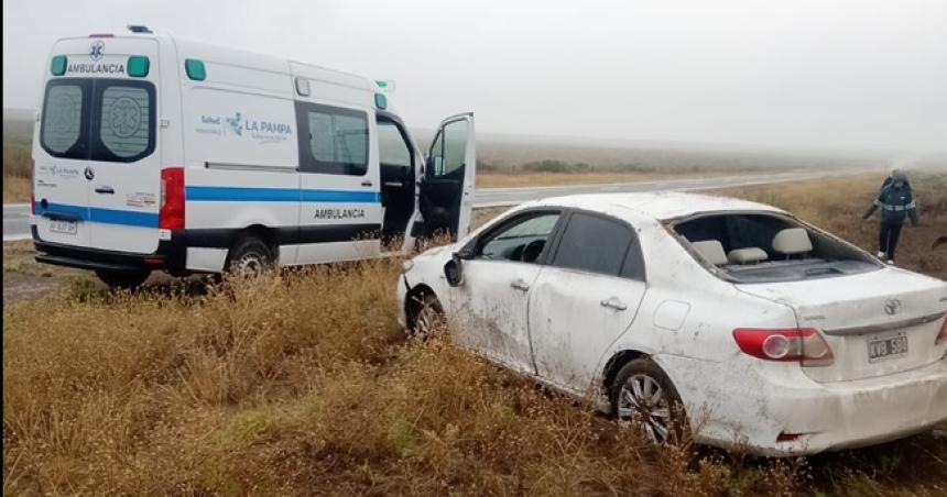 Volcoacute un auto con cuatro personas en la Ruta Nacional 152