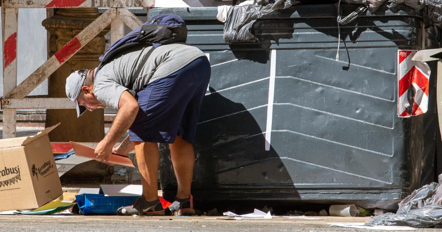 La Argentina sumoacute 32 millones de nuevos pobres en el primer trimestre del antildeo