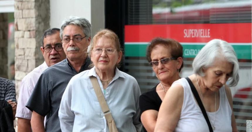 Jubilaciones- ANSES oficializoacute los haberes miacutenimos y maacuteximos de mayo
