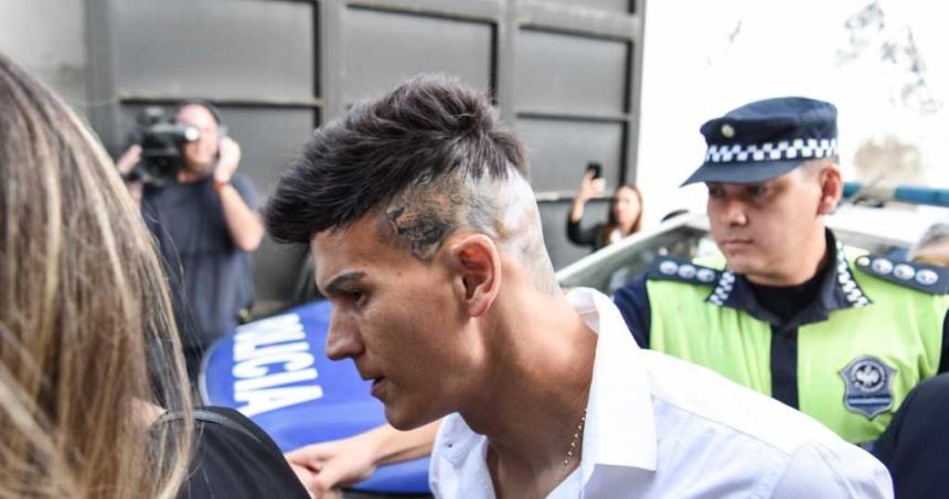 Velez rescindioacute el contrato al arquero Sebastiaacuten Sosa 