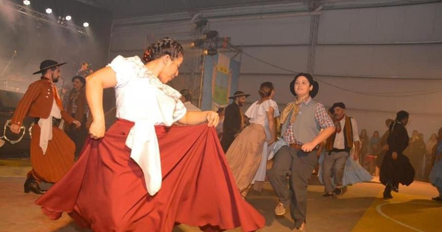 Pentildea y baile en la 18deg Semana Gaucha en Toay
