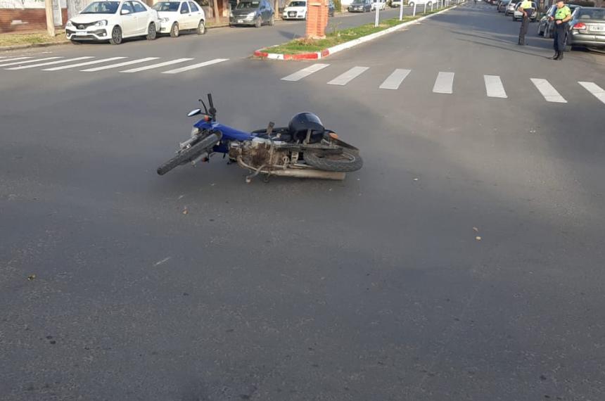 Dos motociclistas heridos en un nuevo choque en la ciudad