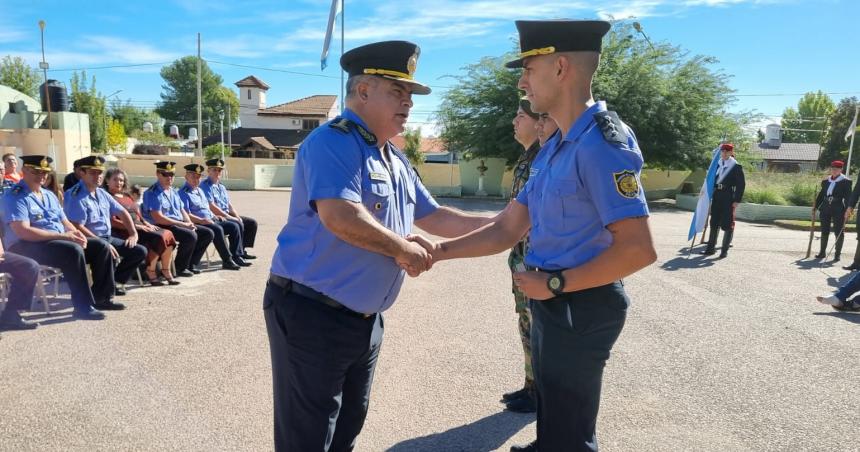 Homenaje al personal policial en el Diacutea Nacional de la Policiacutea