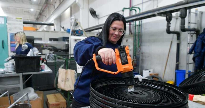Se profundiza la crisis- la industria pyme cayoacute 119-en-porciento- anual en marzo