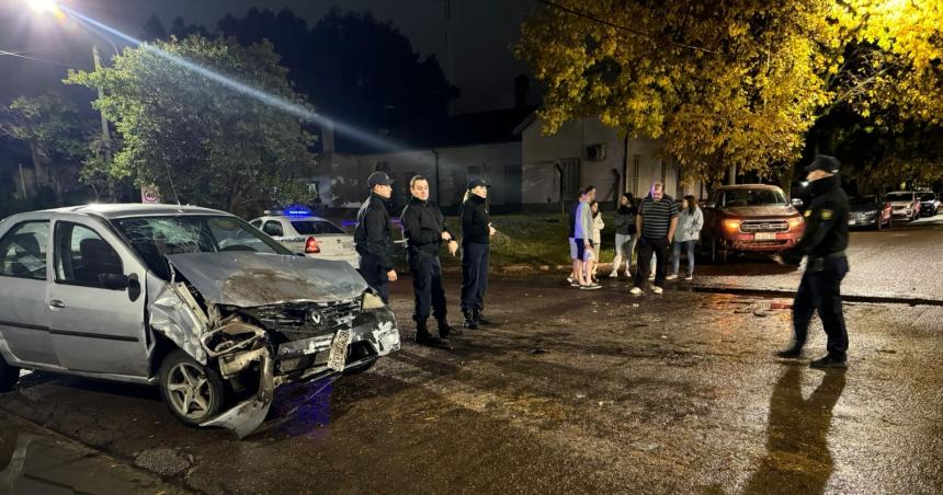 Conduciacutea alcoholizado a alta velocidad y chocoacute contra una camioneta